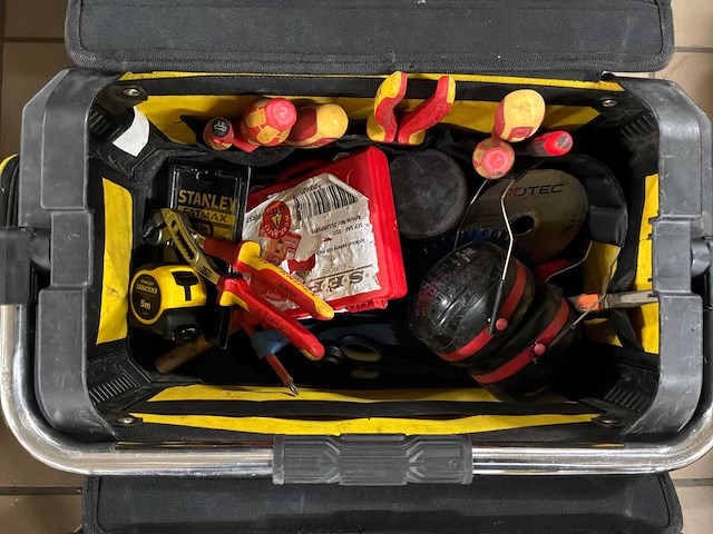 Stanley koffers met divers gereedschap (3x) - afbeelding 3 van  4