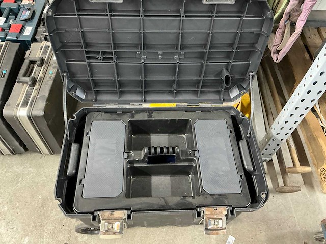 Stanley verrijdbare gereedschapskoffer - afbeelding 5 van  10