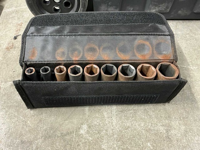 Stanley verrijdbare gereedschapskoffer - afbeelding 8 van  10