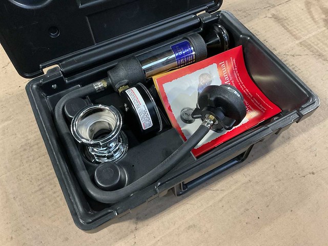 Stant st270 cooling system pressure tester - afbeelding 2 van  4
