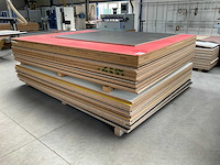 Stapel spaanplaten en mdf - afbeelding 4 van  4