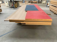 Stapel spaanplaten en mdf - afbeelding 3 van  4