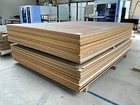Stapel spaanplaten en mdf - afbeelding 1 van  3