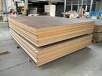 Stapel spaanplaten en mdf - afbeelding 2 van  3