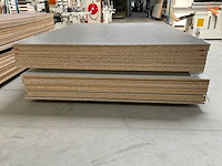 Stapel spaanplaten en mdf - afbeelding 3 van  4