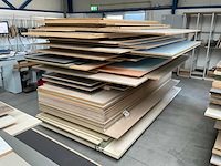 Stapel spaanplaten en multiplex - afbeelding 5 van  5