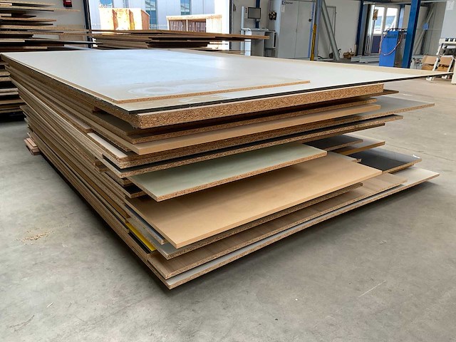 Stapel spaanplaten - afbeelding 3 van  3