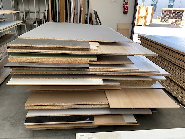 Stapel spaanplaten - afbeelding 3 van  3