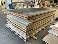 Stapel spaanplaten - afbeelding 2 van  3