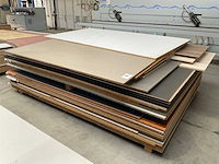 Stapel spaanplaten - afbeelding 1 van  3