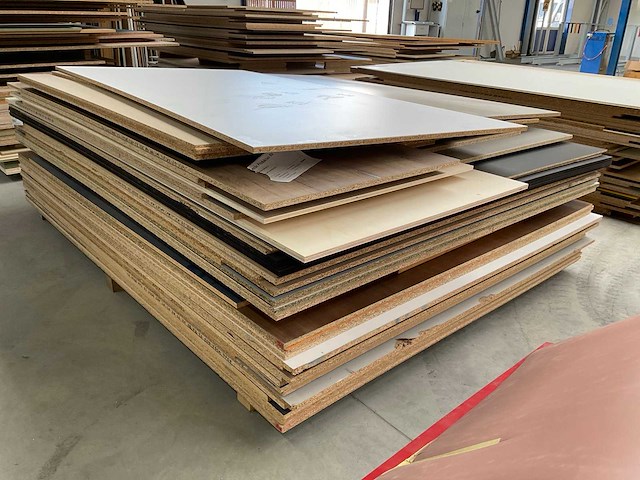 Stapel spaanplaten - afbeelding 3 van  3