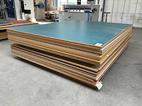 Stapel spaanplaten - afbeelding 1 van  1