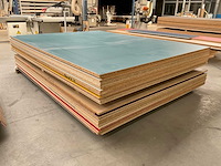Stapel spaanplaten - afbeelding 2 van  3