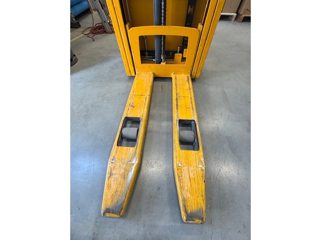Stapelaar jungheinrich, ejc112, geel - afbeelding 2 van  12