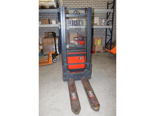 Stapelaar linde l10. draaiuren 701 uur. hefhoogte 300 cm. maximale last 1000 kg. - afbeelding 3 van  8