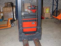 Stapelaar linde l10. draaiuren 701 uur. hefhoogte 300 cm. maximale last 1000 kg. - afbeelding 3 van  8