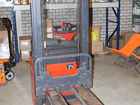 Stapelaar linde l10. draaiuren 701 uur. hefhoogte 300 cm. maximale last 1000 kg. - afbeelding 8 van  8