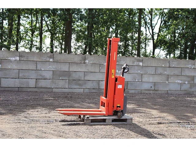 Stapelaar logitrans 1001/2850 elektrisch 1000kg 2.85m 2007 - afbeelding 1 van  1
