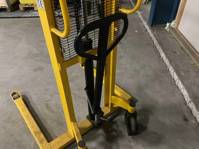 Stapelaar met mechanisch vatenklem - afbeelding 6 van  6