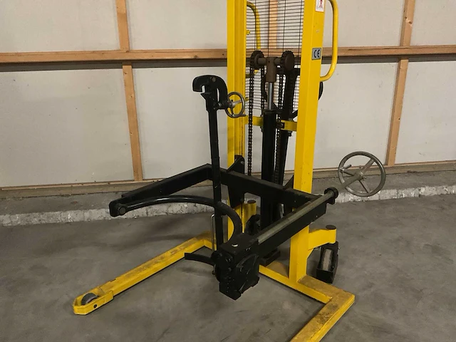 Stapelaar met mechanisch vatenklem - afbeelding 4 van  6