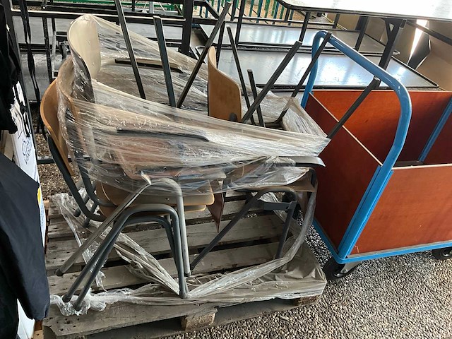 Stapelbaar kantinestoel (6x) - afbeelding 1 van  3
