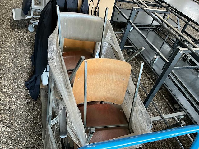 Stapelbaar kantinestoel (6x) - afbeelding 2 van  3