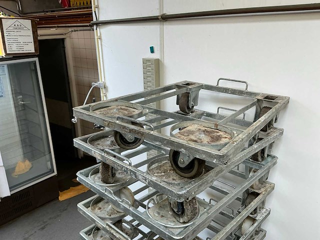 Stapelkrat / broodkrat trolley (15x) - afbeelding 2 van  5