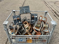 Stapelkrat diverse mosterpotten - afbeelding 7 van  7