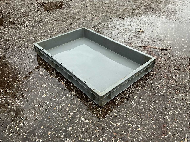 Stapelkratten (circa 65 stuks) in rolkar - afbeelding 6 van  6