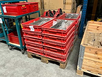 Stapelkratten en machine onderdelen (20x) - afbeelding 1 van  4