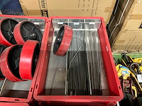 Stapelkratten en machine onderdelen (20x) - afbeelding 4 van  5