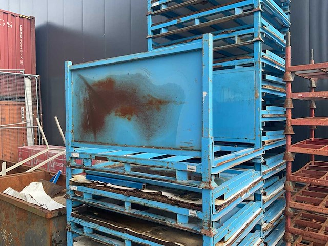Stapelrack - overige magazijninventaris (19x) - afbeelding 1 van  5