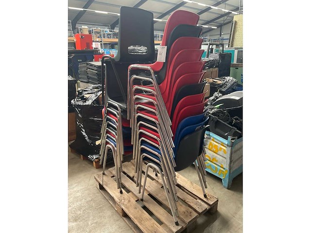 Stapelstoelen (18x) - afbeelding 3 van  3