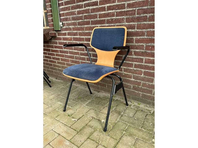 Stapelstoelen met armleuning | 23 stuks - afbeelding 3 van  9