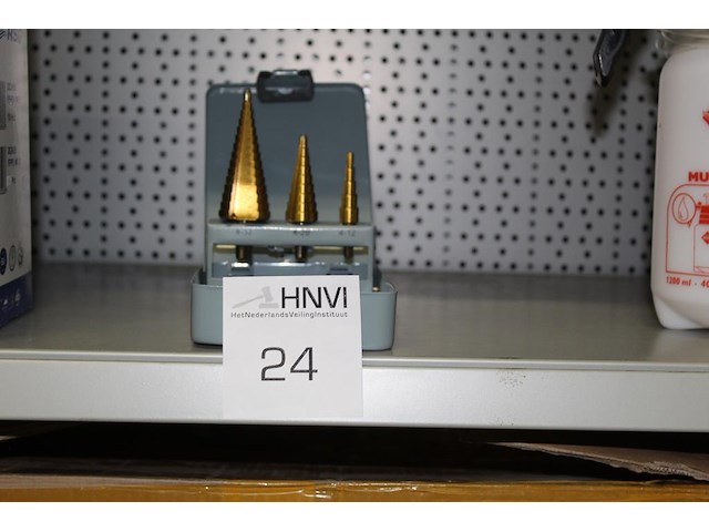 Stappenboorset amw 4-32 mm in metalen cassette. inhoud drie stuks - afbeelding 1 van  2