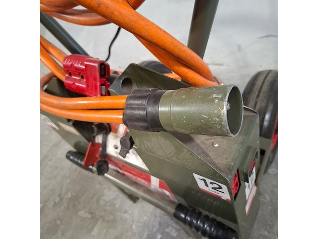 Startbooster op transportwagen, powervamp, nato 200 - afbeelding 5 van  9