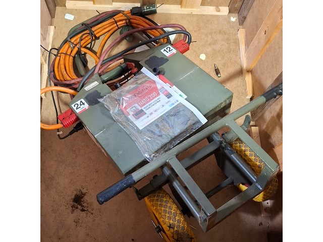 Startbooster op transportwagen, powervamp, nato 200 - afbeelding 2 van  7