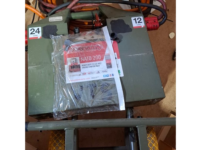 Startbooster op transportwagen, powervamp, nato 200 - afbeelding 3 van  7