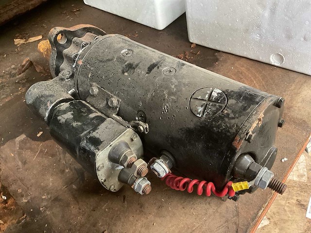 Startmotor - afbeelding 1 van  4