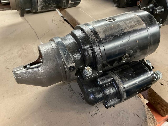 Startmotor - afbeelding 1 van  4