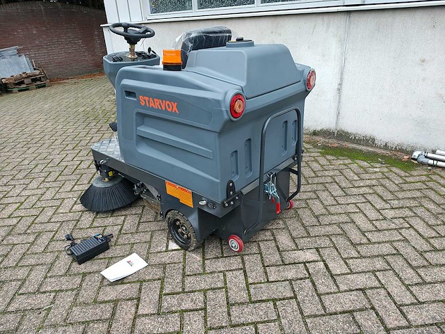 Starvox - 2025 - 1260 - zelfrijdende veegmachine - afbeelding 15 van  21