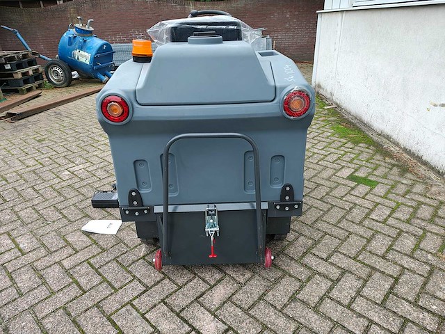 Starvox - 2025 - 1260 - zelfrijdende veegmachine - afbeelding 16 van  21