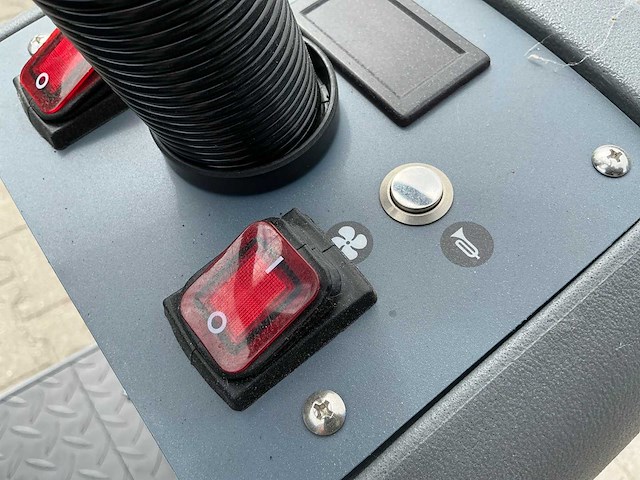 Starvox opzit schrobmachine/vloerreiniger - afbeelding 17 van  17