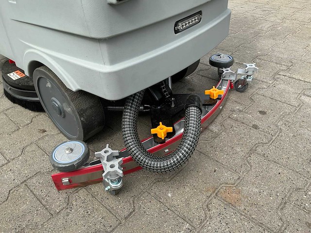 Starvox zelfrijdende schrobmachine / vloerreiniger - afbeelding 6 van  20