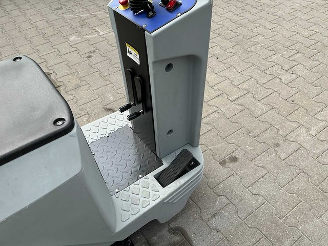 Starvox zelfrijdende schrobmachine / vloerreiniger - afbeelding 8 van  20