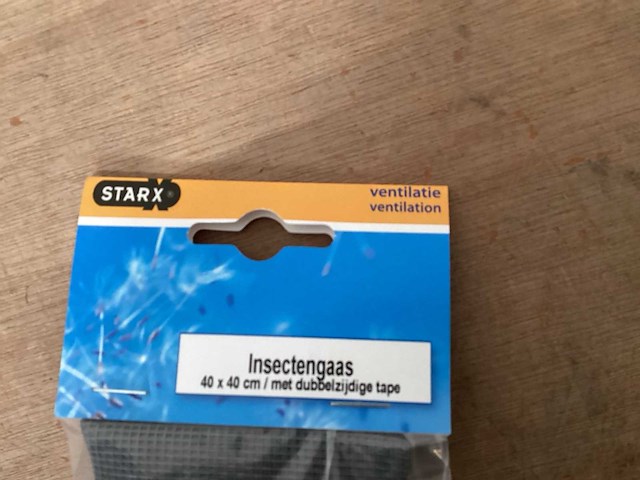Starx insectengaas 40x40 cm met tape (36x) - afbeelding 1 van  2