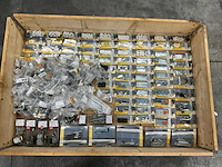 Starx partij divers beslag (125x) - afbeelding 1 van  16