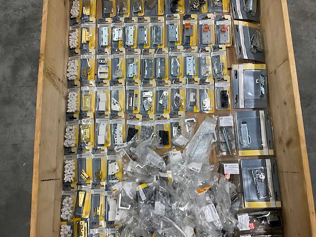 Starx partij divers beslag (125x) - afbeelding 10 van  16