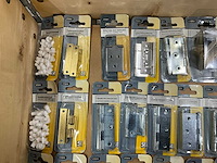 Starx partij divers beslag (125x) - afbeelding 12 van  16