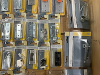 Starx partij divers beslag (125x) - afbeelding 15 van  16